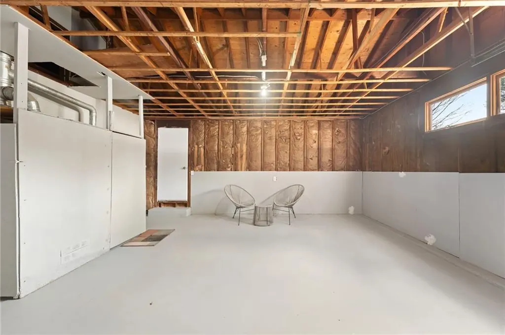 27 West River Parkway North Providence RI 02904