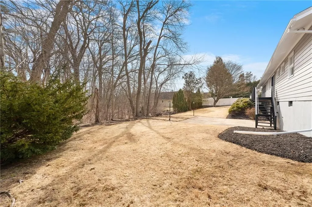 27 West River Parkway North Providence RI 02904