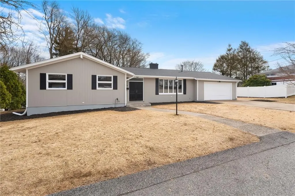 27 West River Parkway North Providence RI 02904