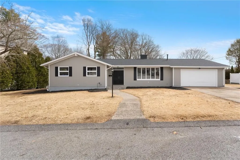 27 West River Parkway North Providence RI 02904
