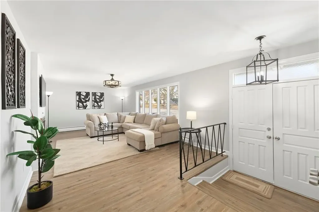 27 West River Parkway North Providence RI 02904