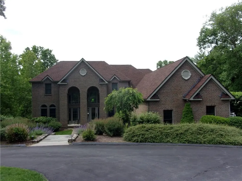 77 Iroquois Trail Glocester RI 02857
