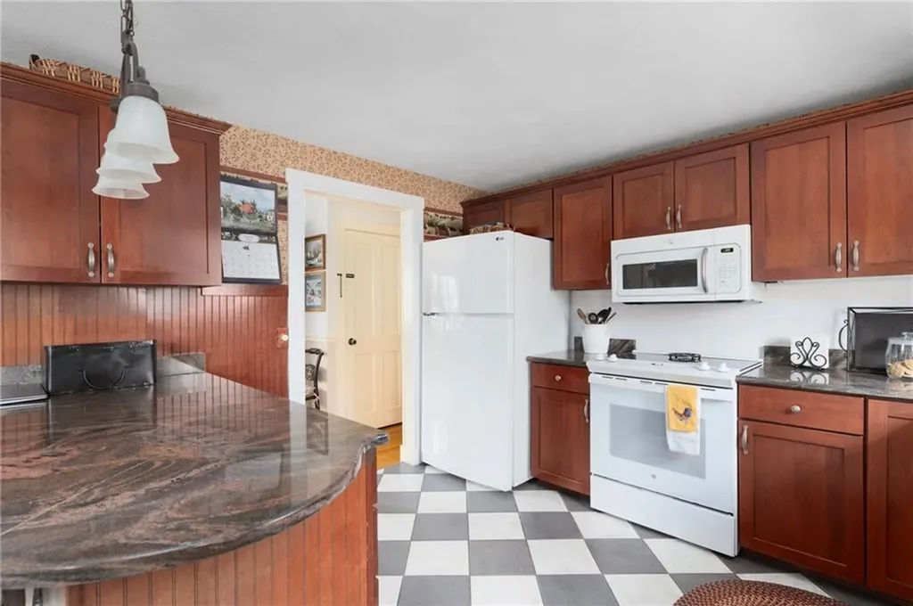 8 Catherine Road Smithfield RI 02917