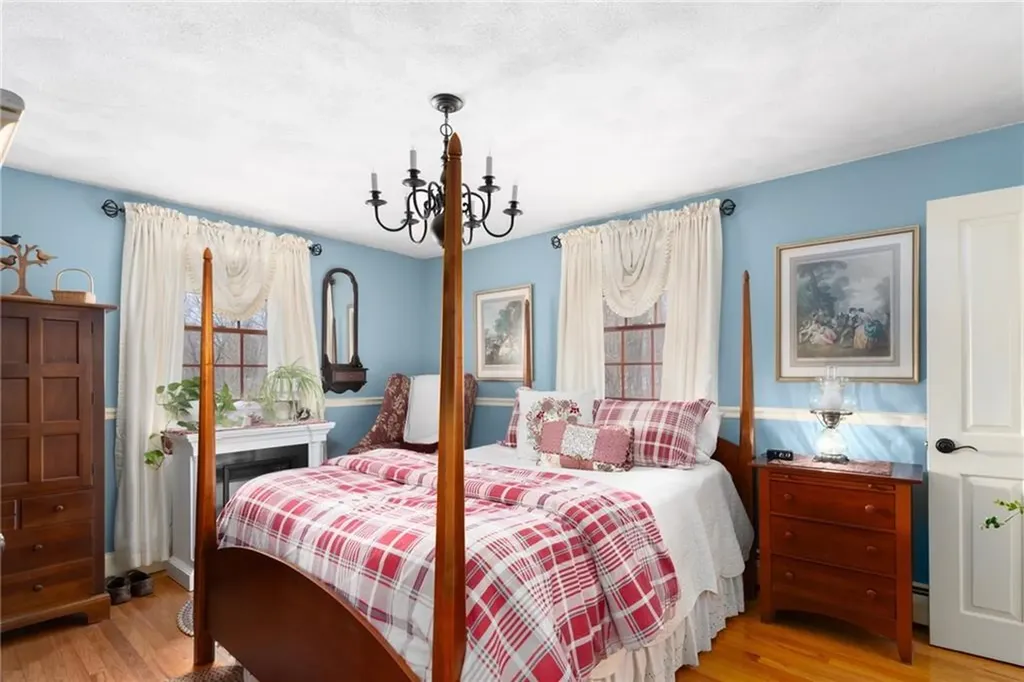 8 Catherine Road Smithfield RI 02917