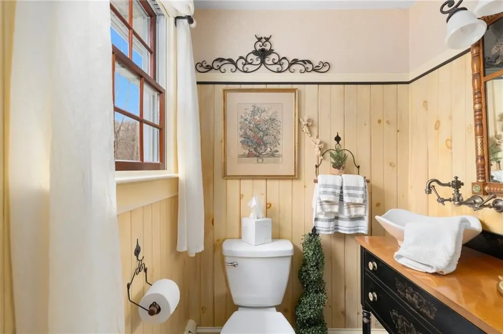 8 Catherine Road Smithfield RI 02917