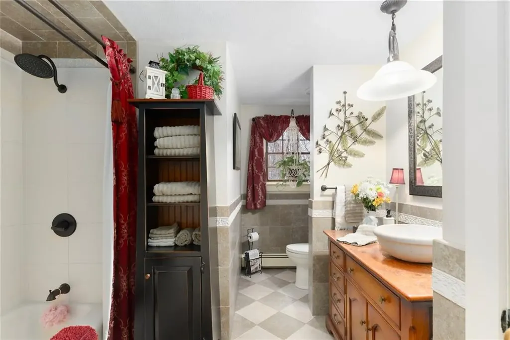 8 Catherine Road Smithfield RI 02917