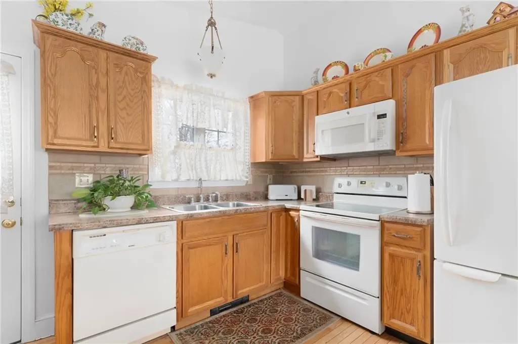 8 Catherine Road Smithfield RI 02917