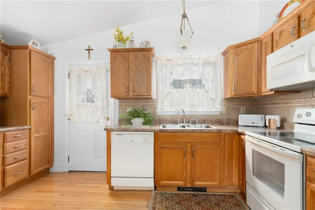 8 Catherine Road Smithfield RI 02917