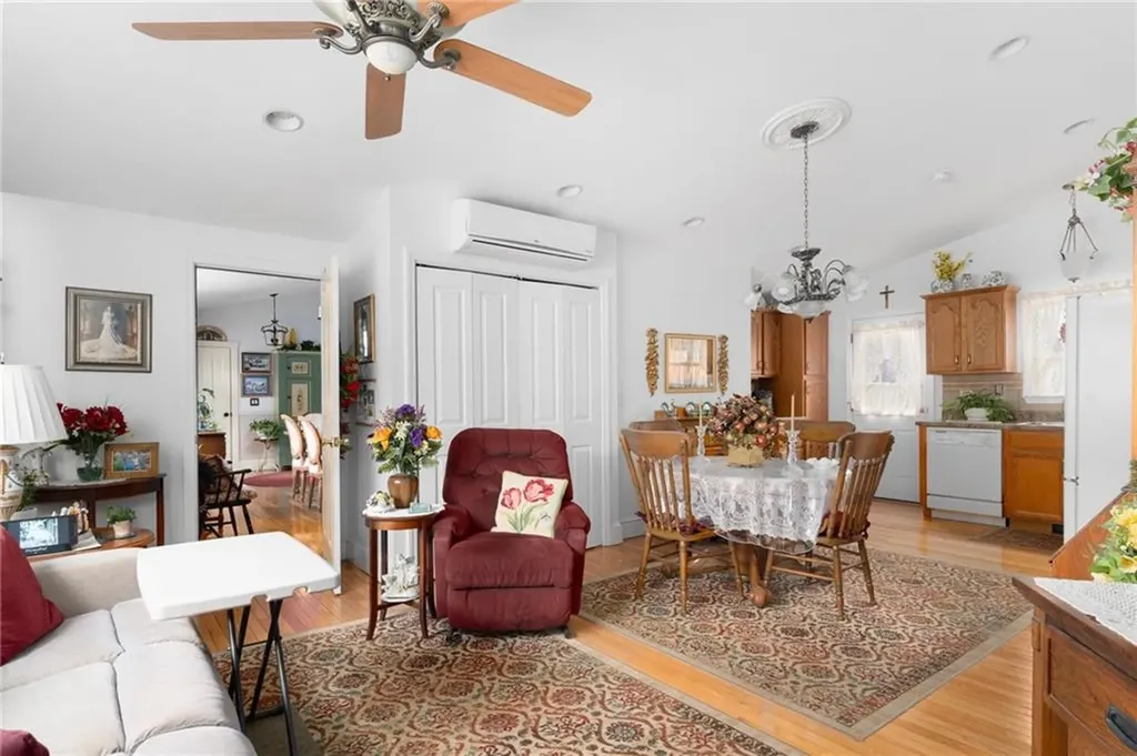 8 Catherine Road Smithfield RI 02917