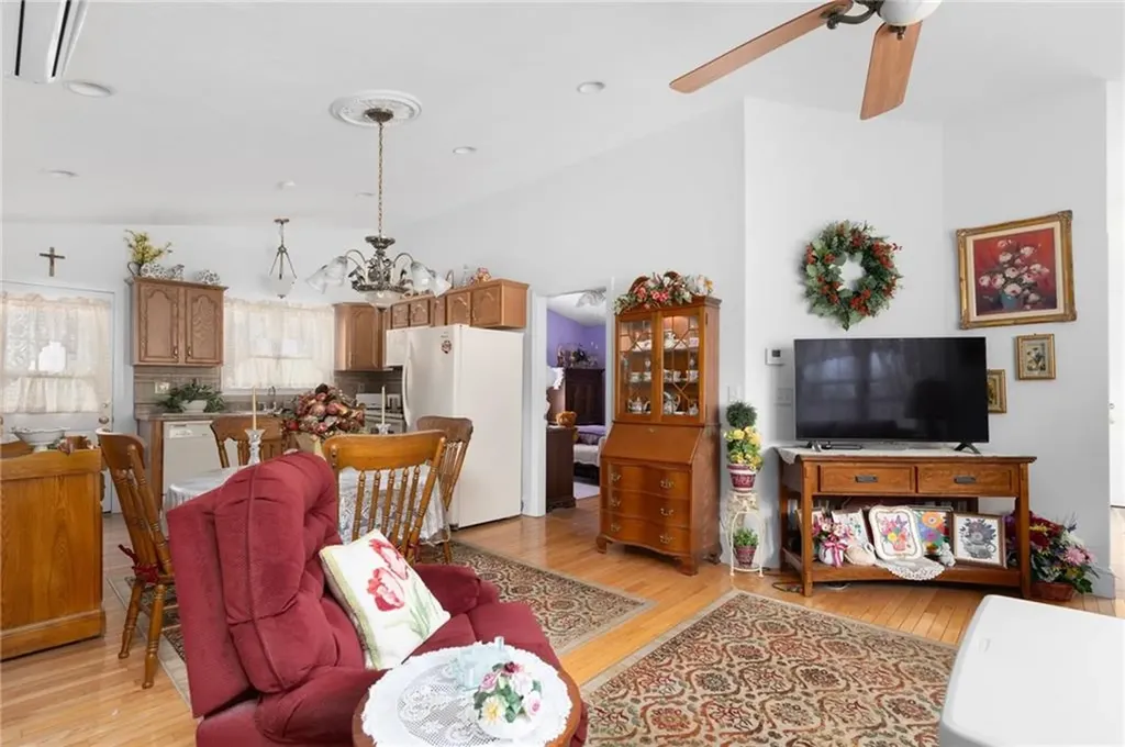 8 Catherine Road Smithfield RI 02917