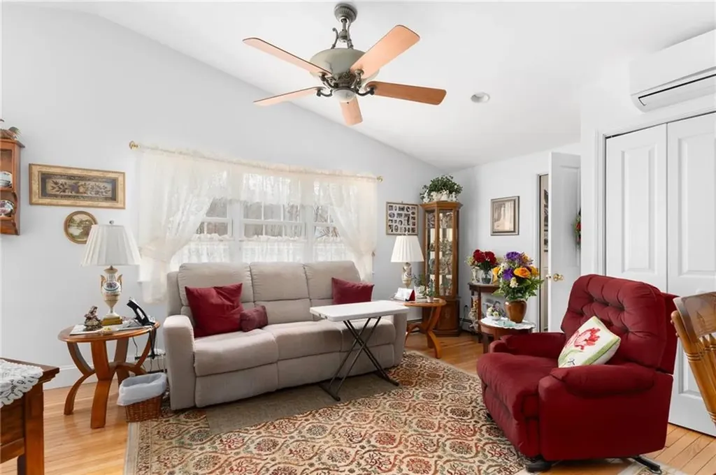 8 Catherine Road Smithfield RI 02917