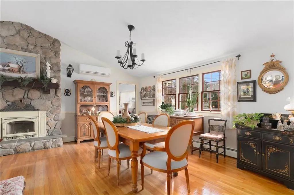 8 Catherine Road Smithfield RI 02917