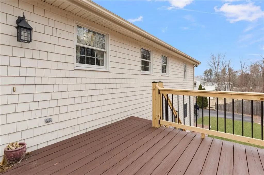 8 Catherine Road Smithfield RI 02917