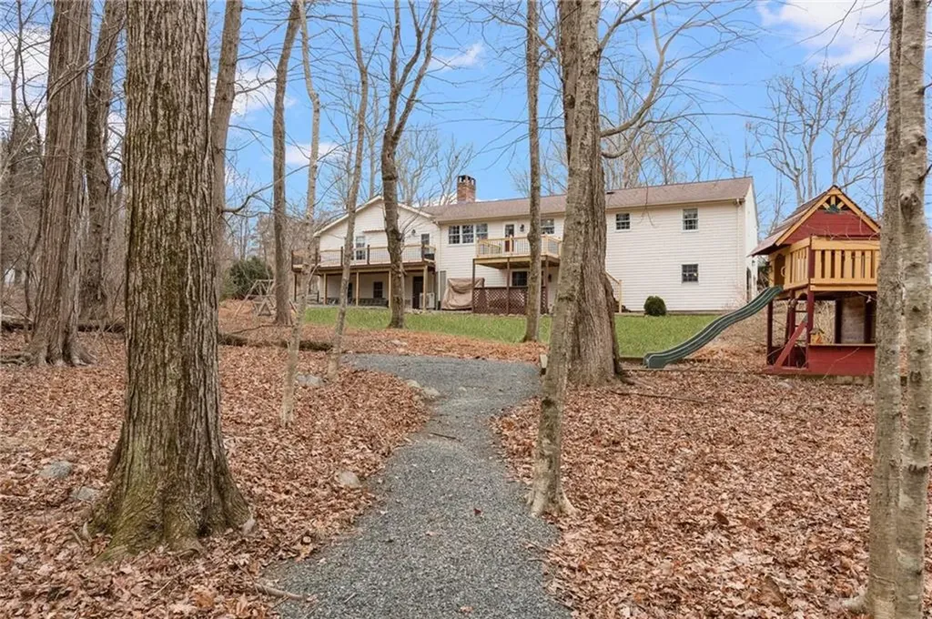 8 Catherine Road Smithfield RI 02917