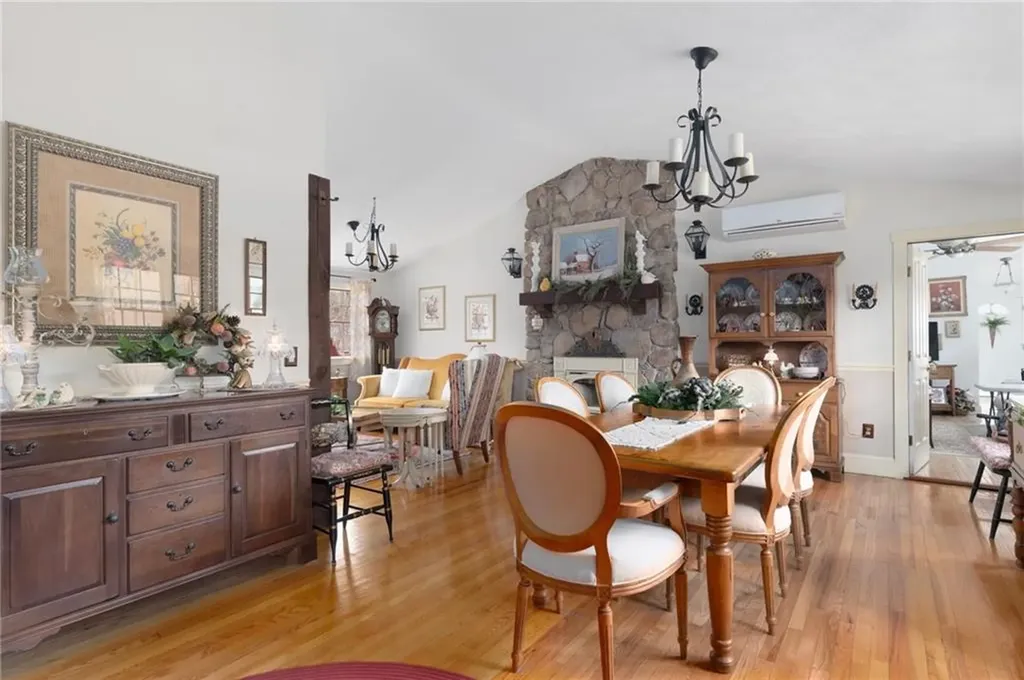 8 Catherine Road Smithfield RI 02917