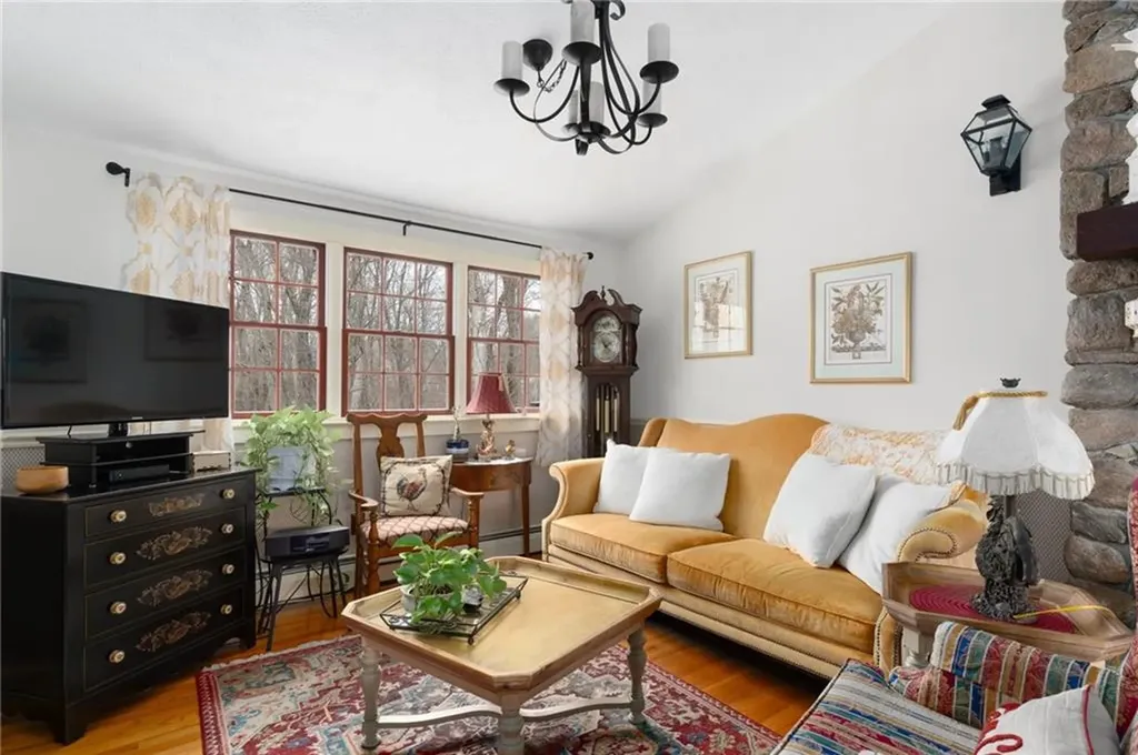 8 Catherine Road Smithfield RI 02917