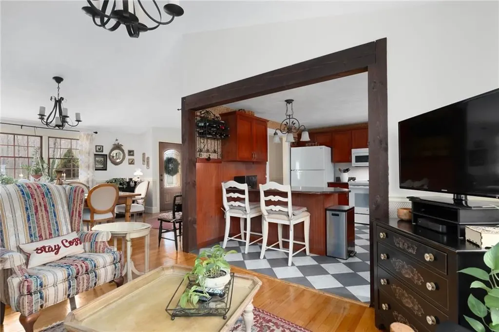 8 Catherine Road Smithfield RI 02917