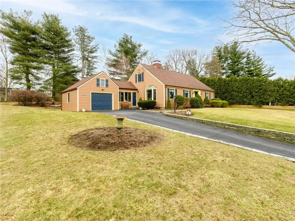 174 Meshanticut Valley Parkway Cranston RI 02920
