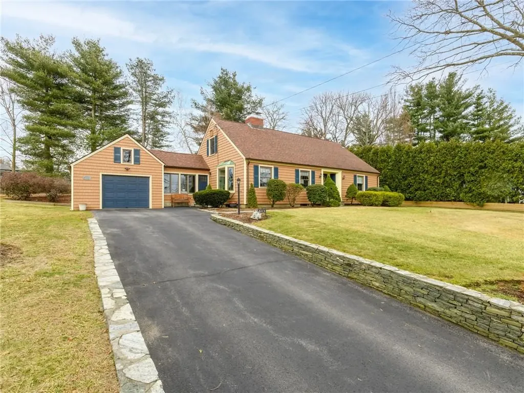 174 Meshanticut Valley Parkway Cranston RI 02920