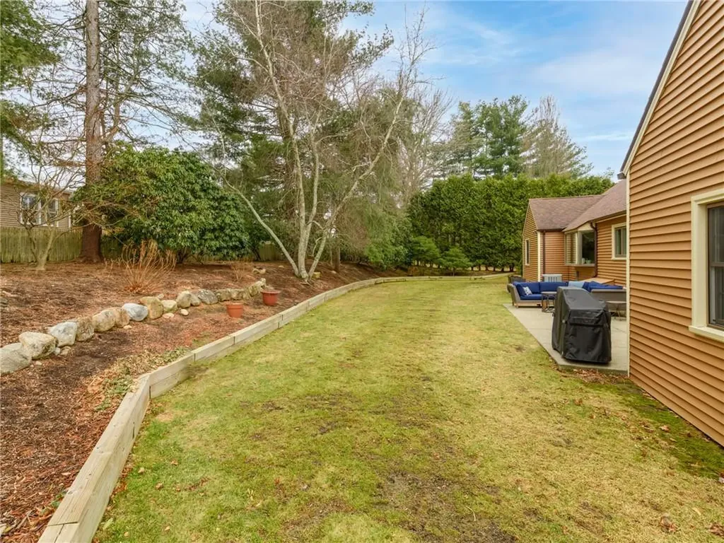 174 Meshanticut Valley Parkway Cranston RI 02920