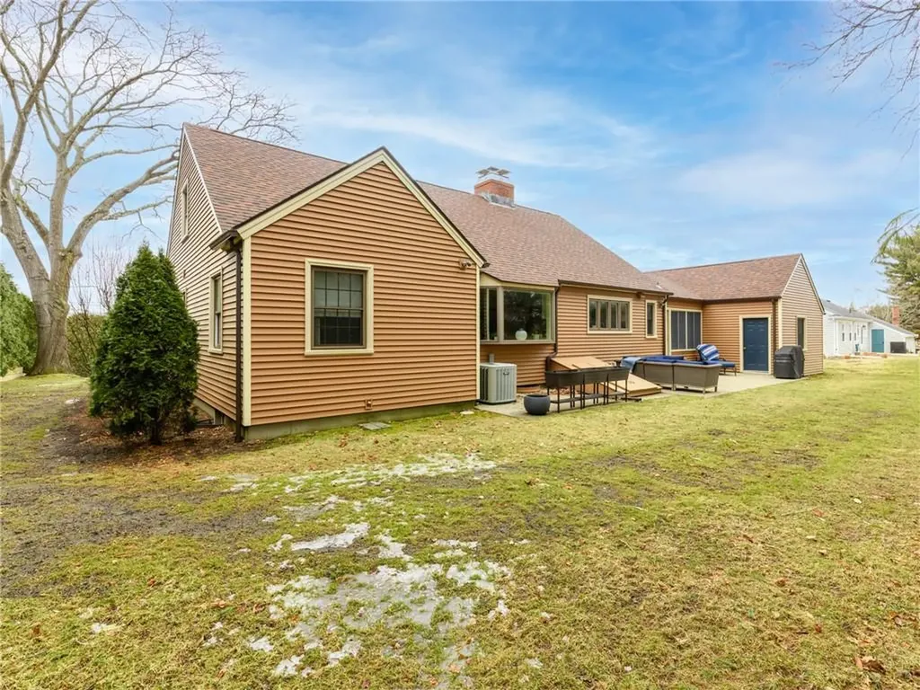 174 Meshanticut Valley Parkway Cranston RI 02920