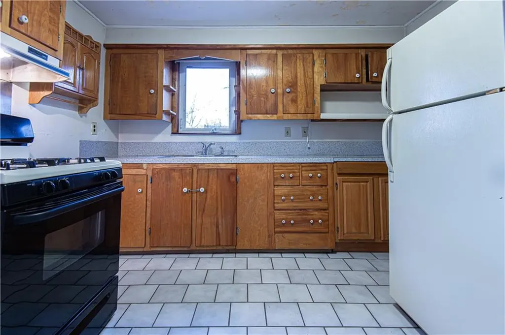 131 Frederick Street East Providence RI 02916