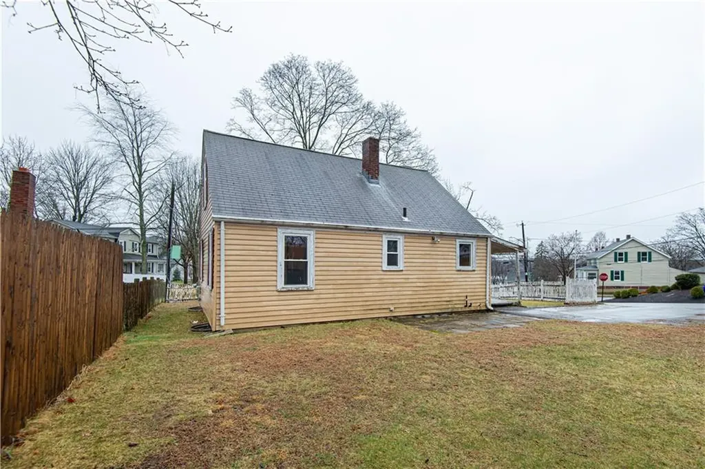 131 Frederick Street East Providence RI 02916