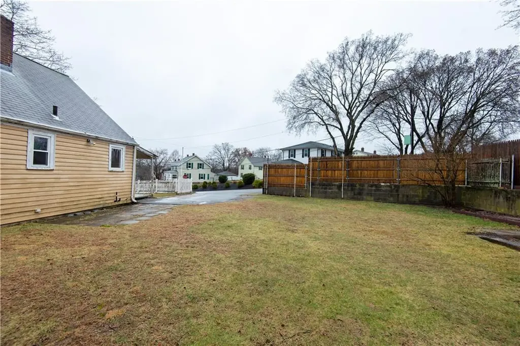 131 Frederick Street East Providence RI 02916