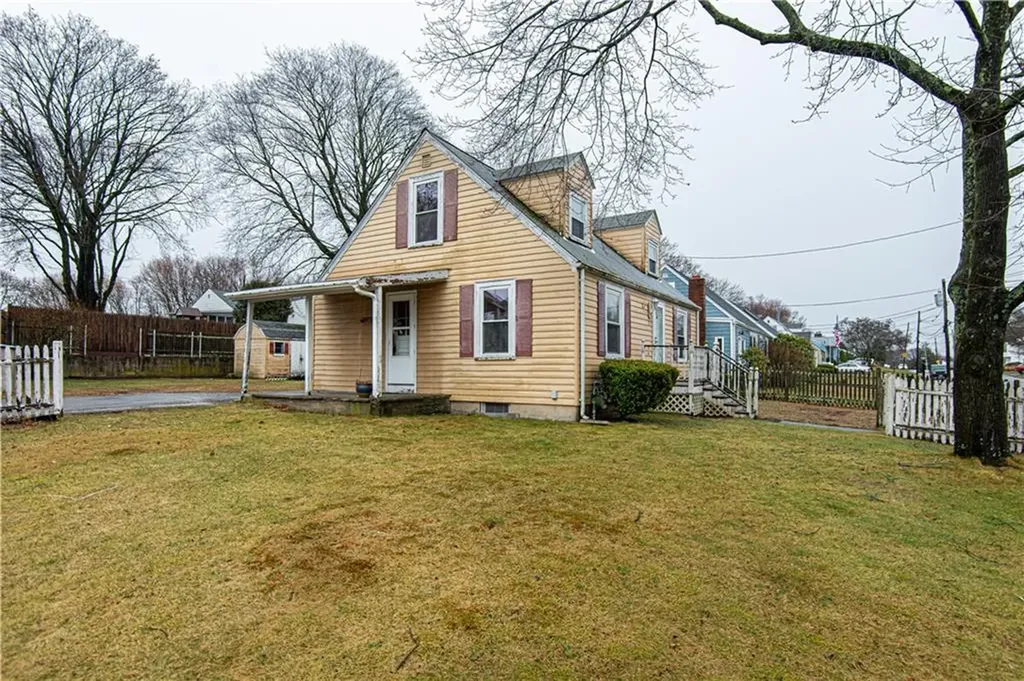 131 Frederick Street East Providence RI 02916