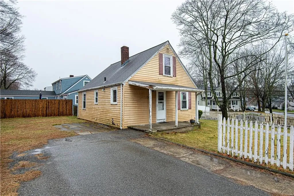 131 Frederick Street East Providence RI 02916