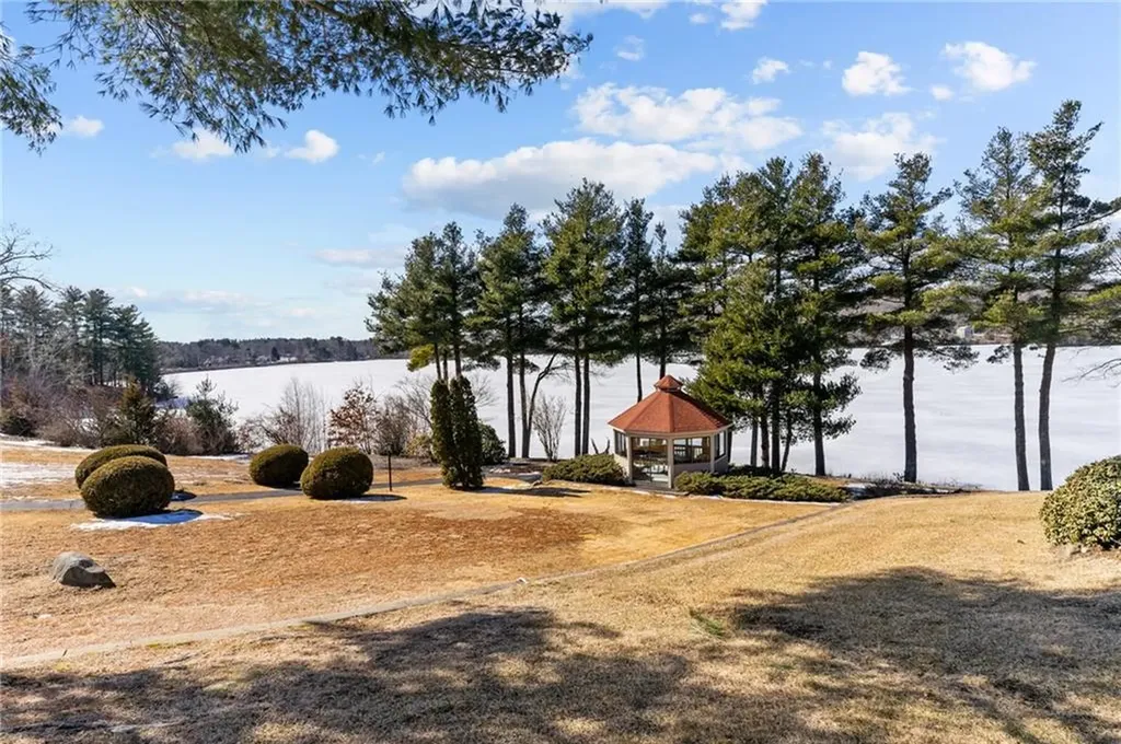 4 Shadowbrook Lane Smithfield RI 02917