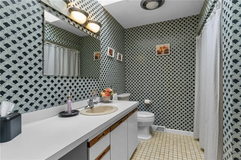 4 Shadowbrook Lane Smithfield RI 02917