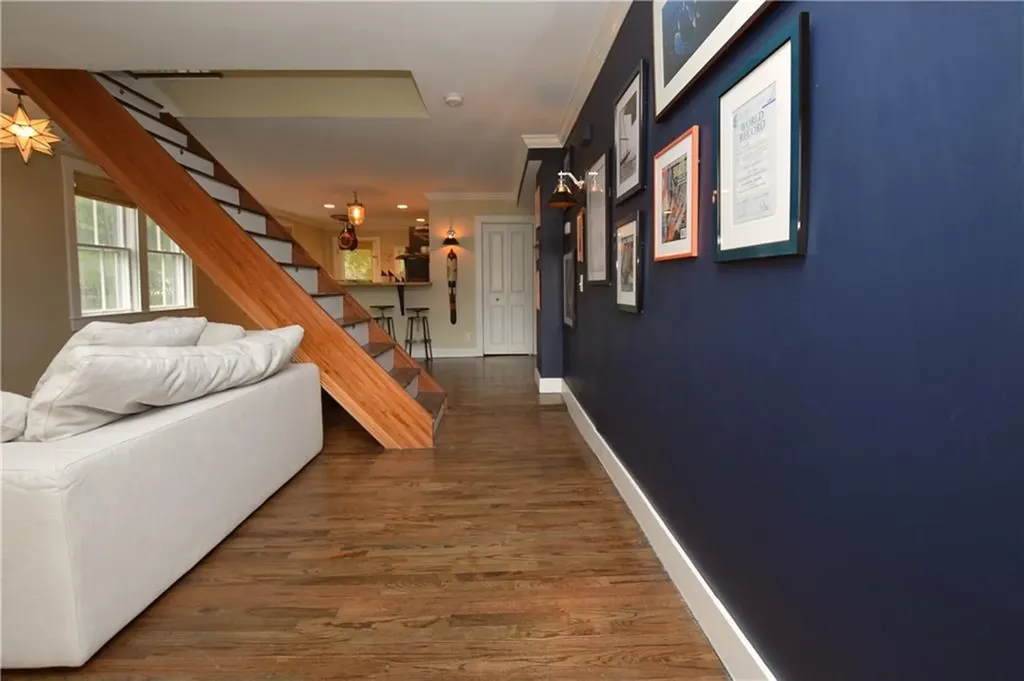 9 Marsh Street Newport RI 02840