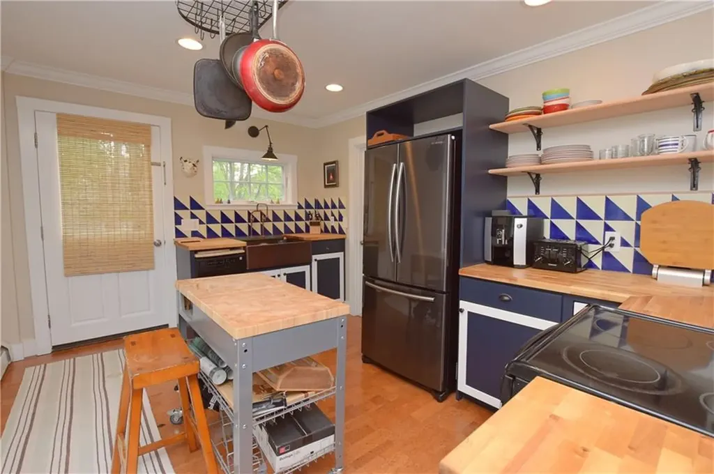9 Marsh Street Newport RI 02840
