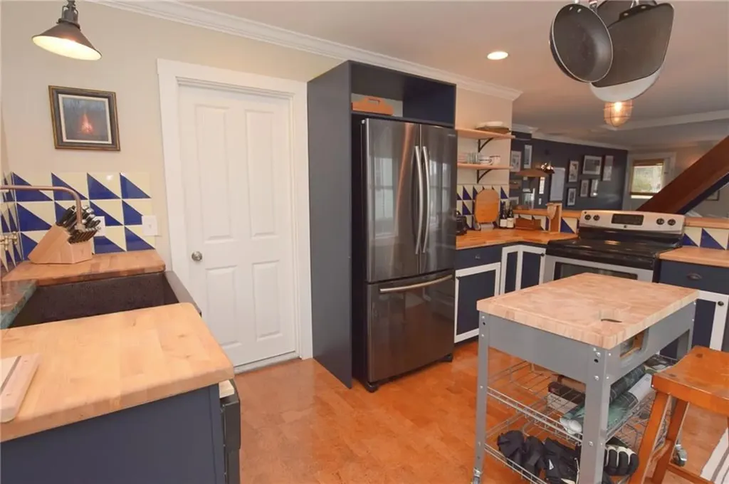 9 Marsh Street Newport RI 02840