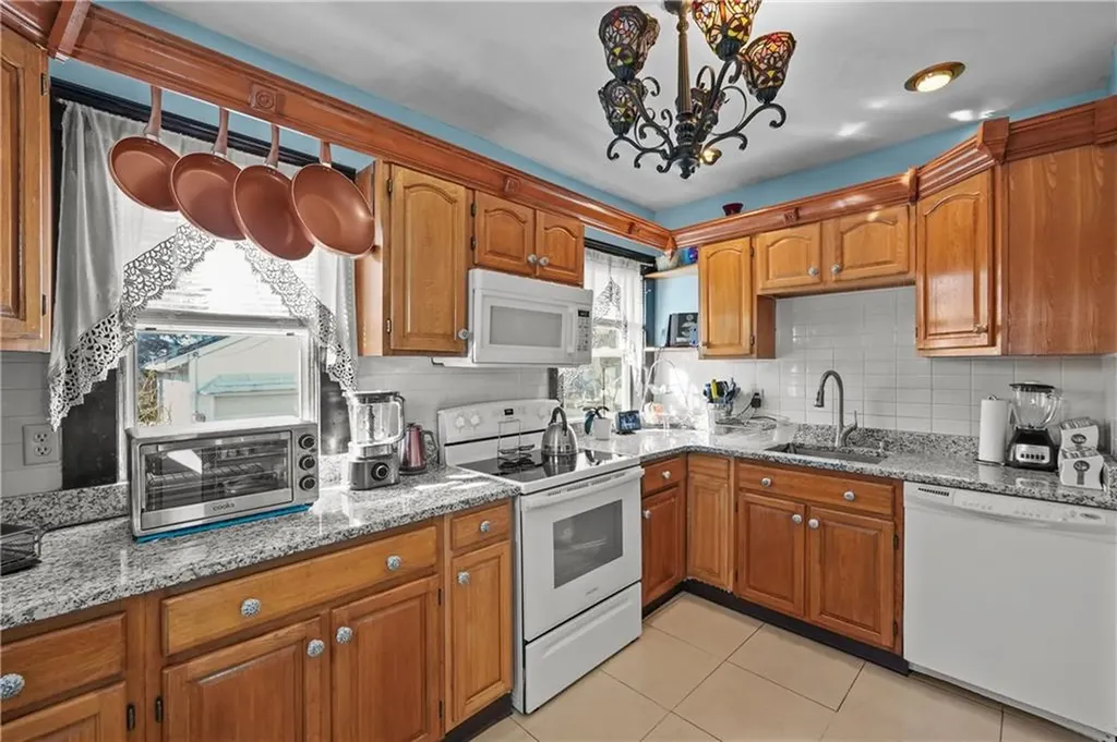 191 Linwood Avenue Providence RI 02907