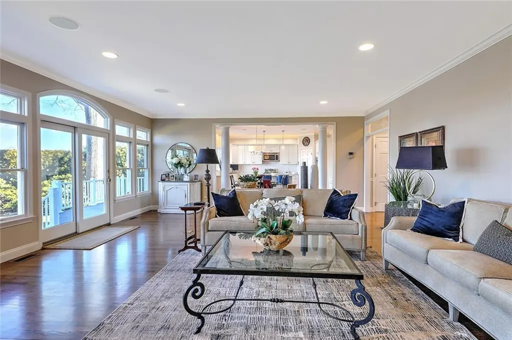 35 Riverside Drive Barrington RI 02806