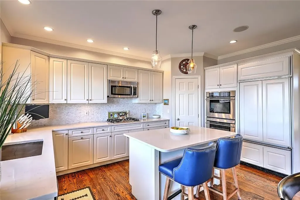 35 Riverside Drive Barrington RI 02806