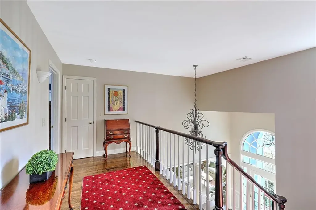 35 Riverside Drive Barrington RI 02806