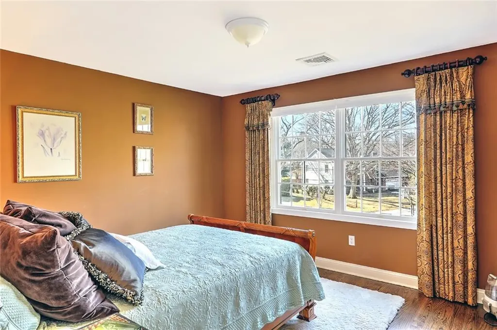35 Riverside Drive Barrington RI 02806