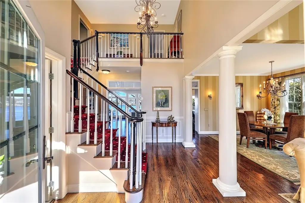 35 Riverside Drive Barrington RI 02806