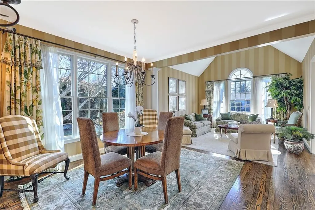 35 Riverside Drive Barrington RI 02806