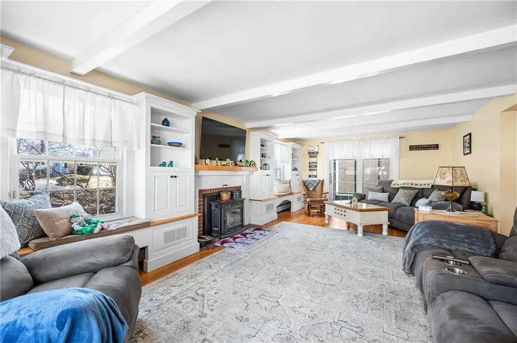 4 Larchwood Drive Cumberland RI 02864