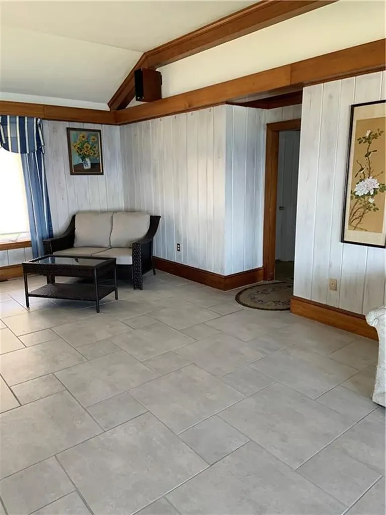 180 Bayview Avenue Portsmouth RI 02871
