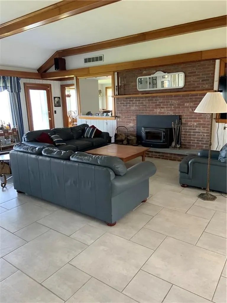 180 Bayview Avenue Portsmouth RI 02871