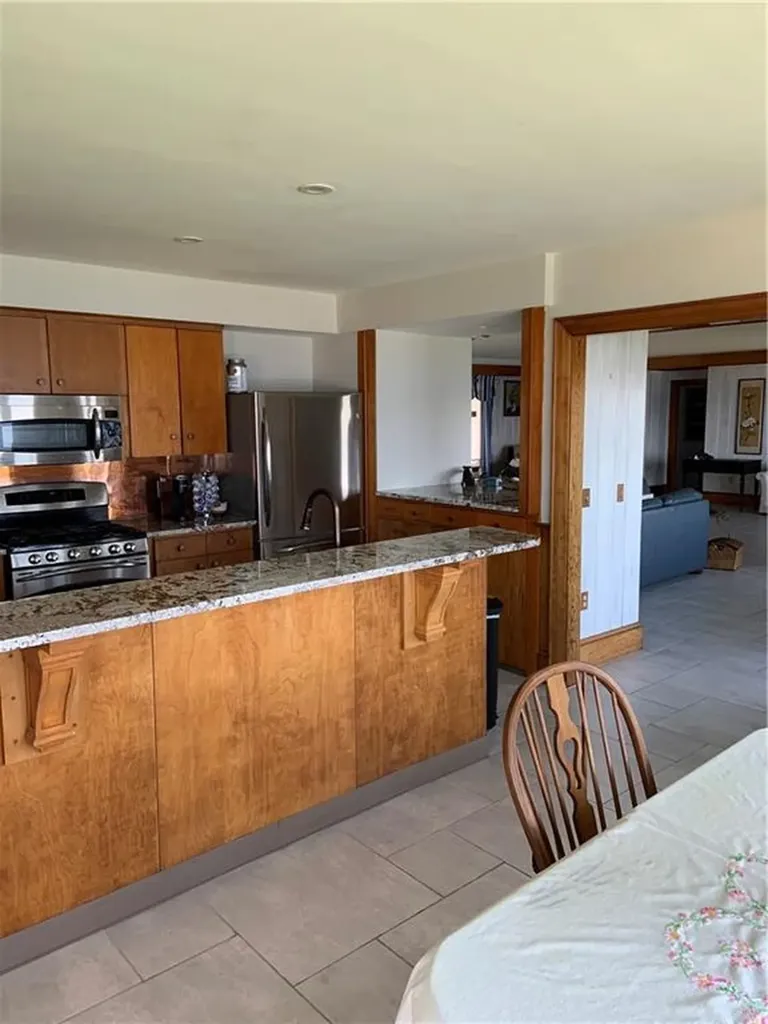 180 Bayview Avenue Portsmouth RI 02871