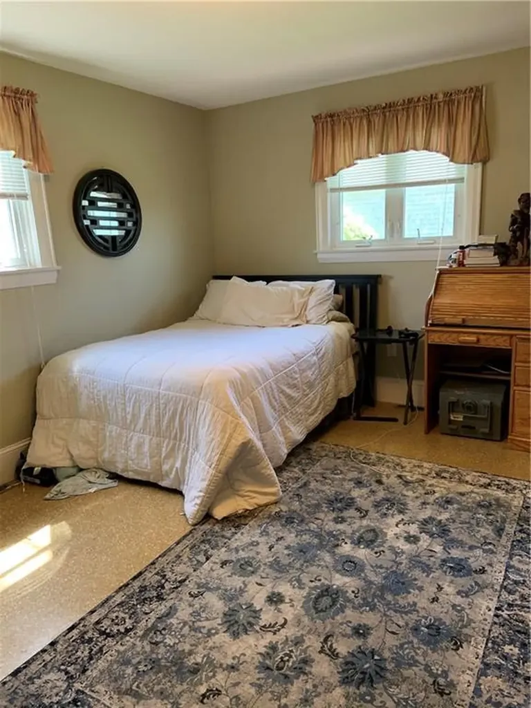 180 Bayview Avenue Portsmouth RI 02871