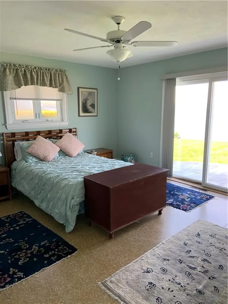 180 Bayview Avenue Portsmouth RI 02871