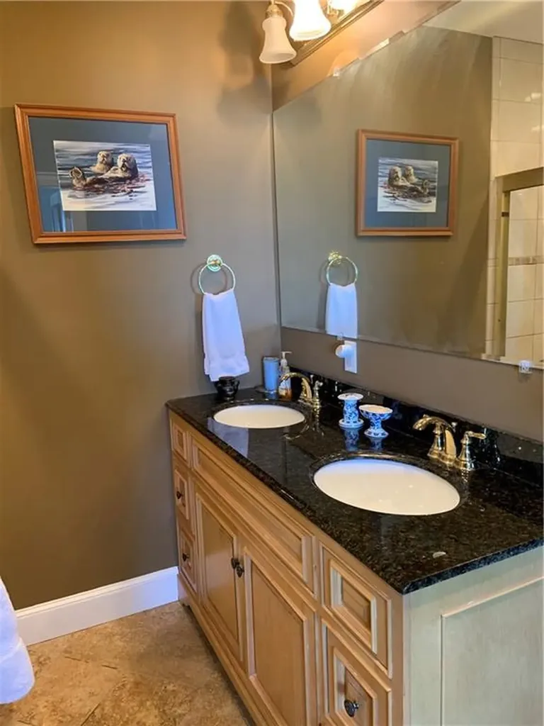 180 Bayview Avenue Portsmouth RI 02871