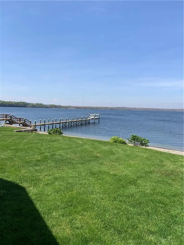 180 Bayview Avenue Portsmouth RI 02871